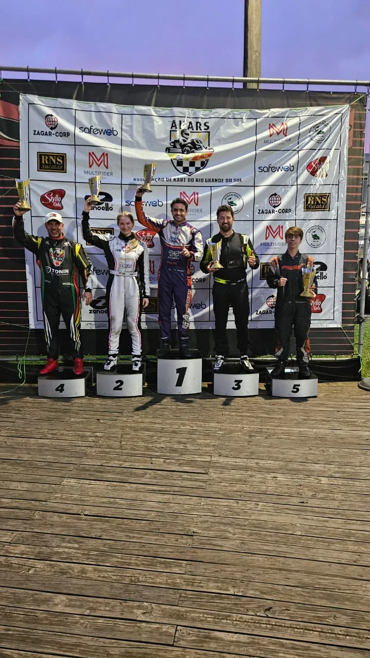 Pódio da categoria Leves na 1ª Copa AKARS